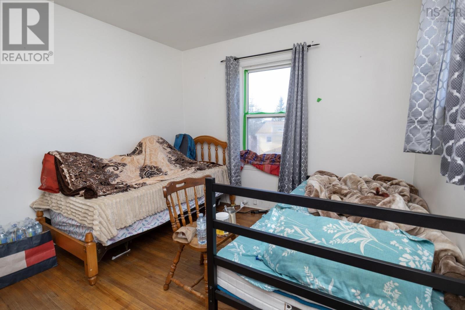 Property 22 of 27 of 54 Margaret Street