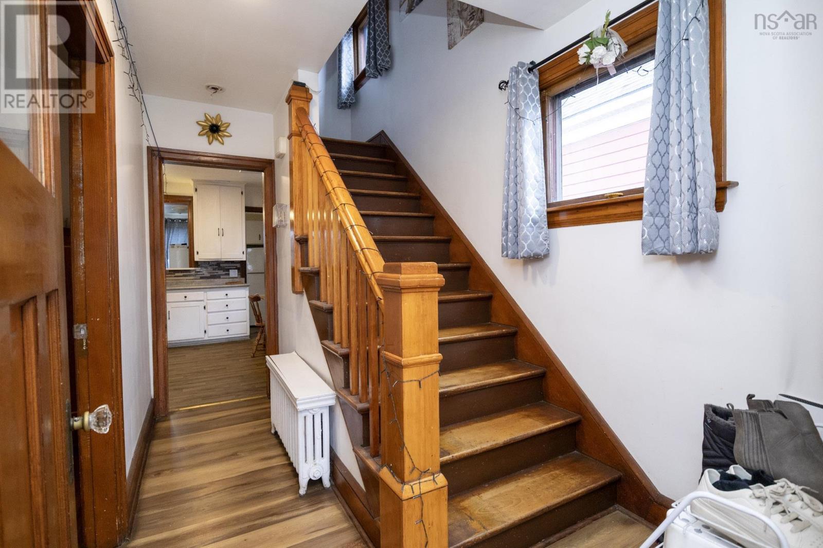 Property 6 of 27 of 54 Margaret Street