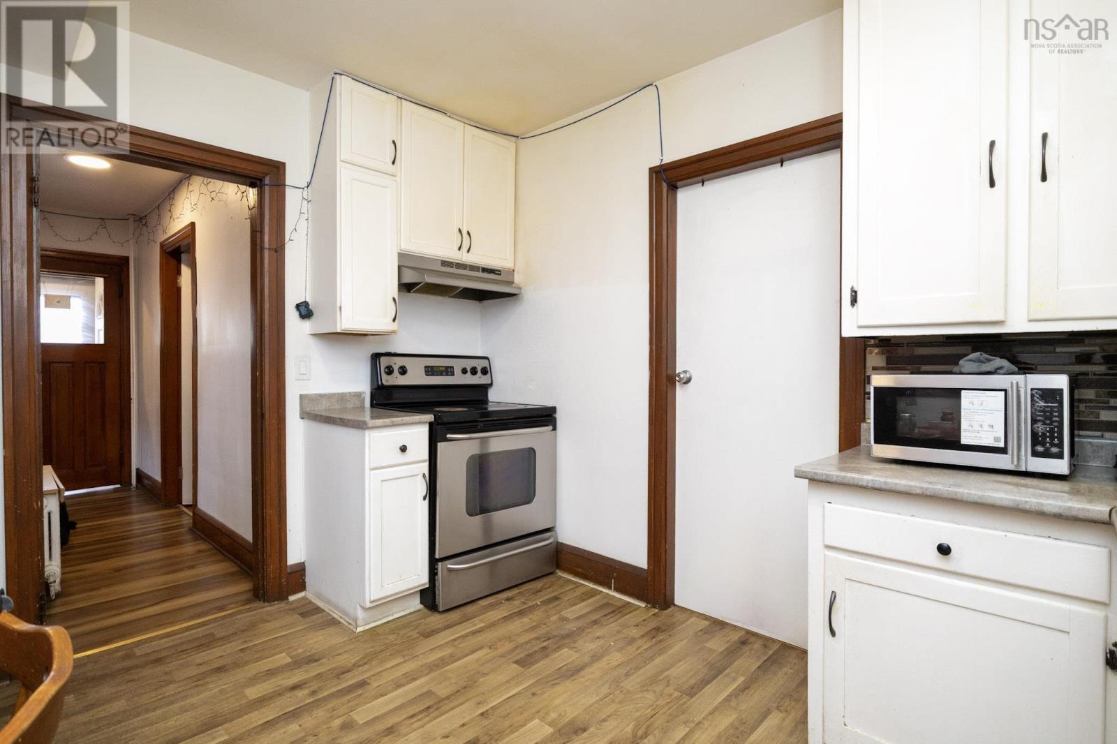 Property 9 of 27 of 54 Margaret Street