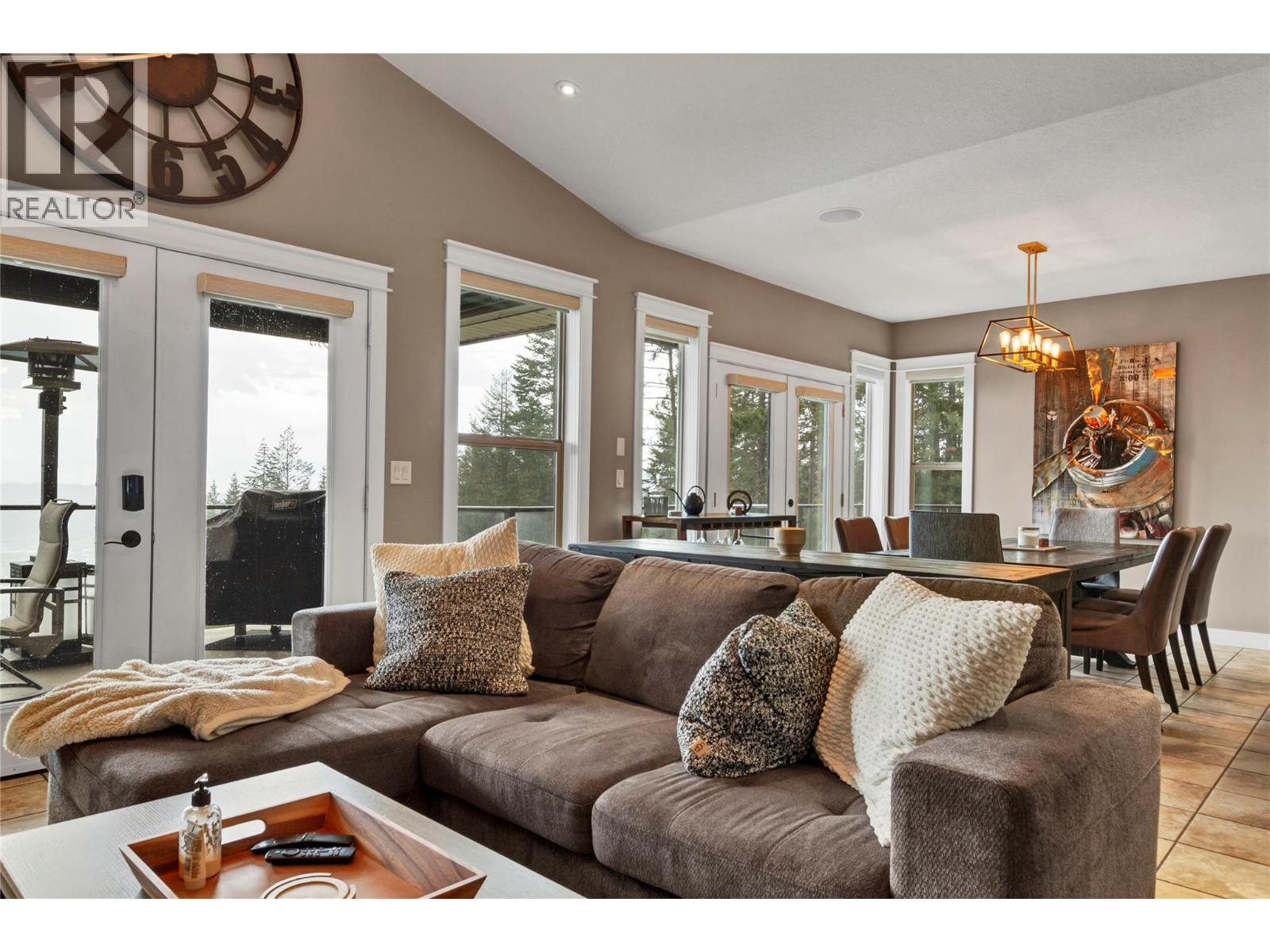  6032 Lynx Drive, Vernon