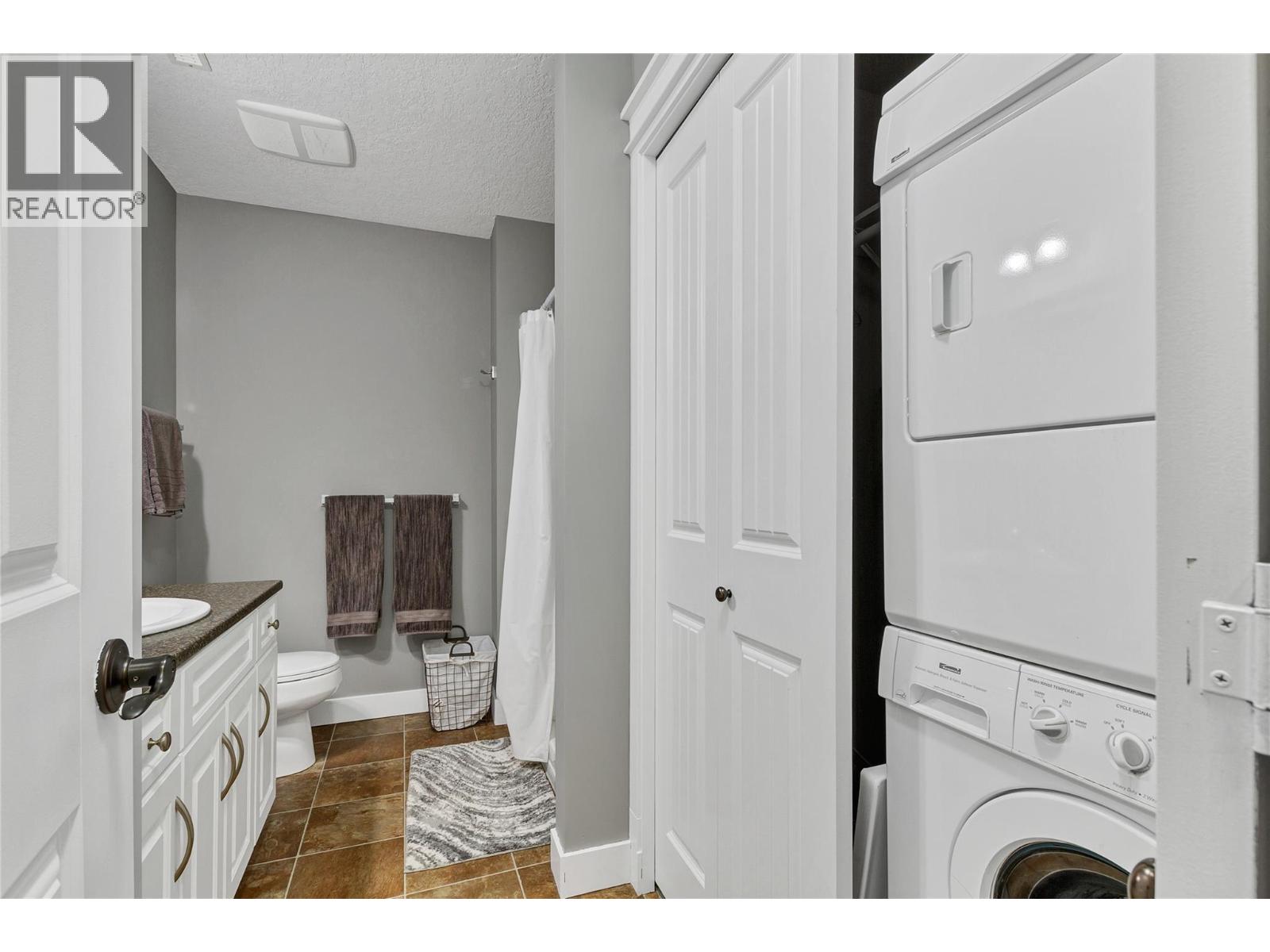  6032 Lynx Drive, Vernon