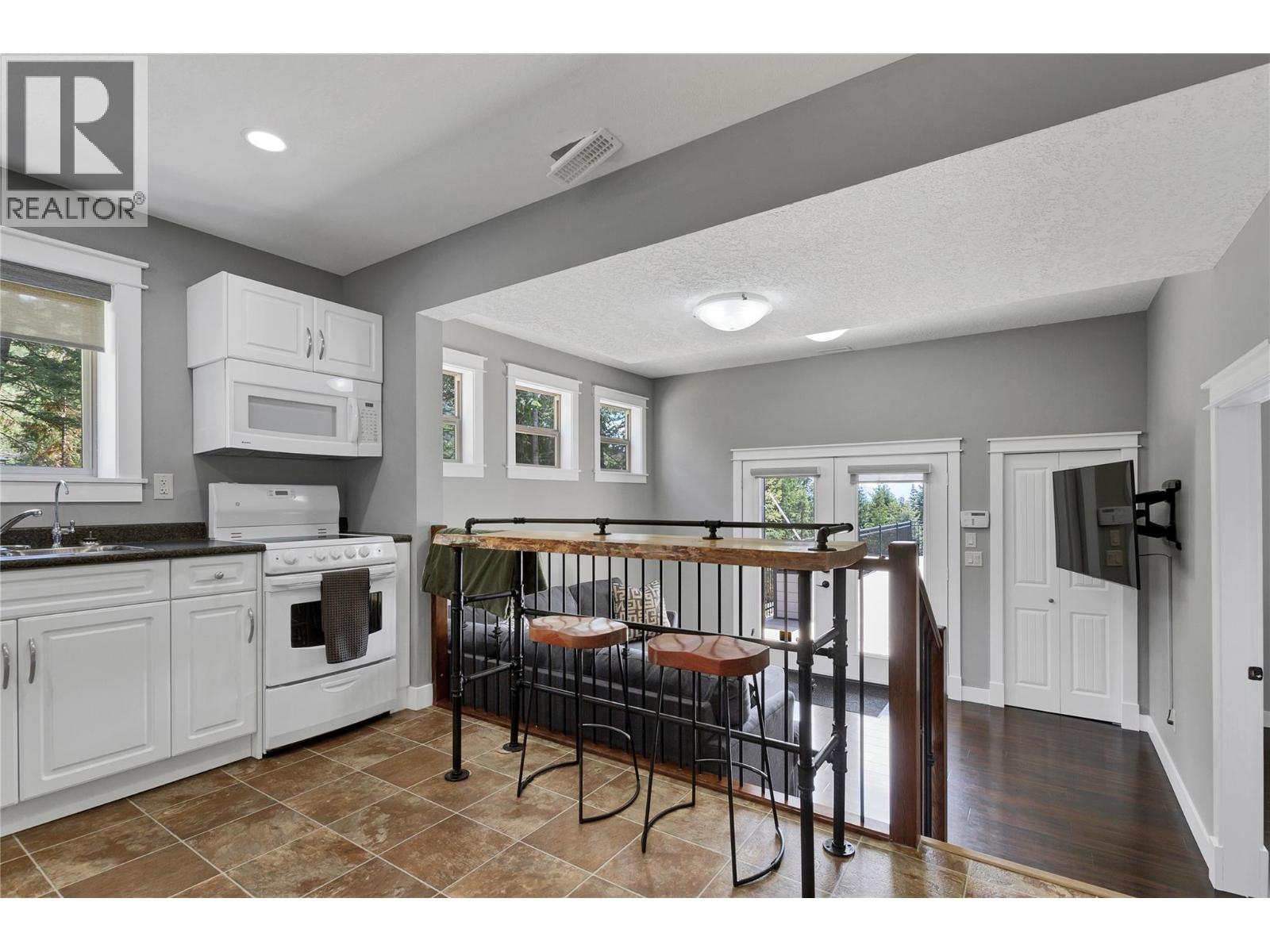 6032 Lynx Drive - 38