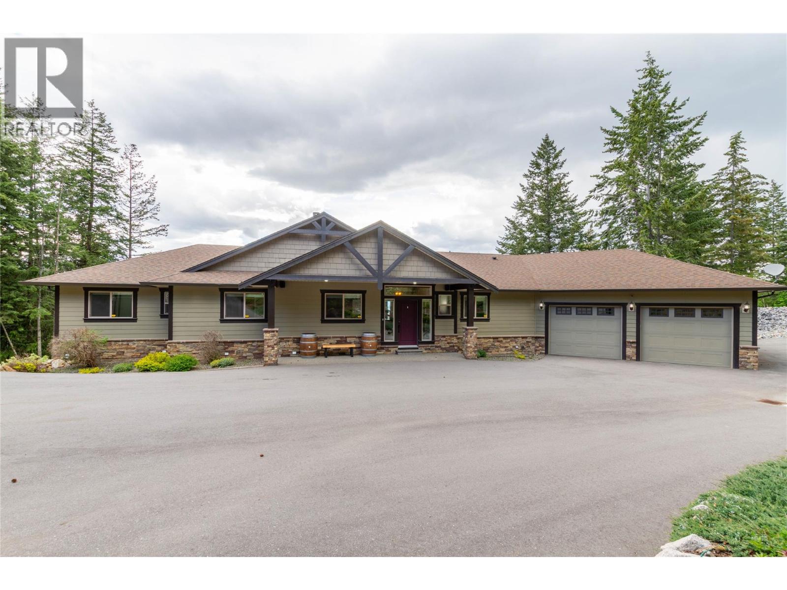  6032 Lynx Drive, Vernon