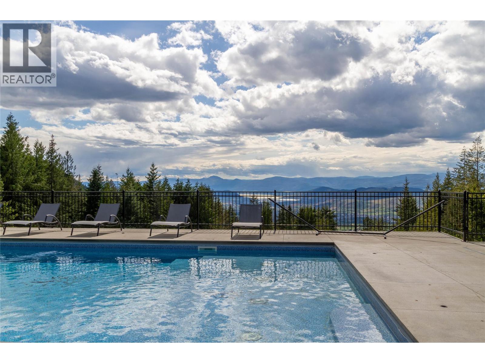  6032 Lynx Drive, Vernon