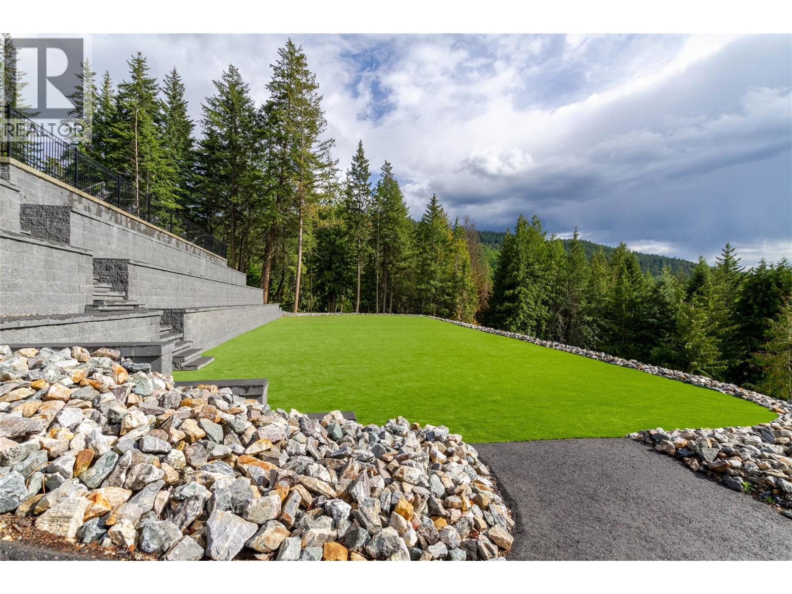  6032 Lynx Drive, Vernon