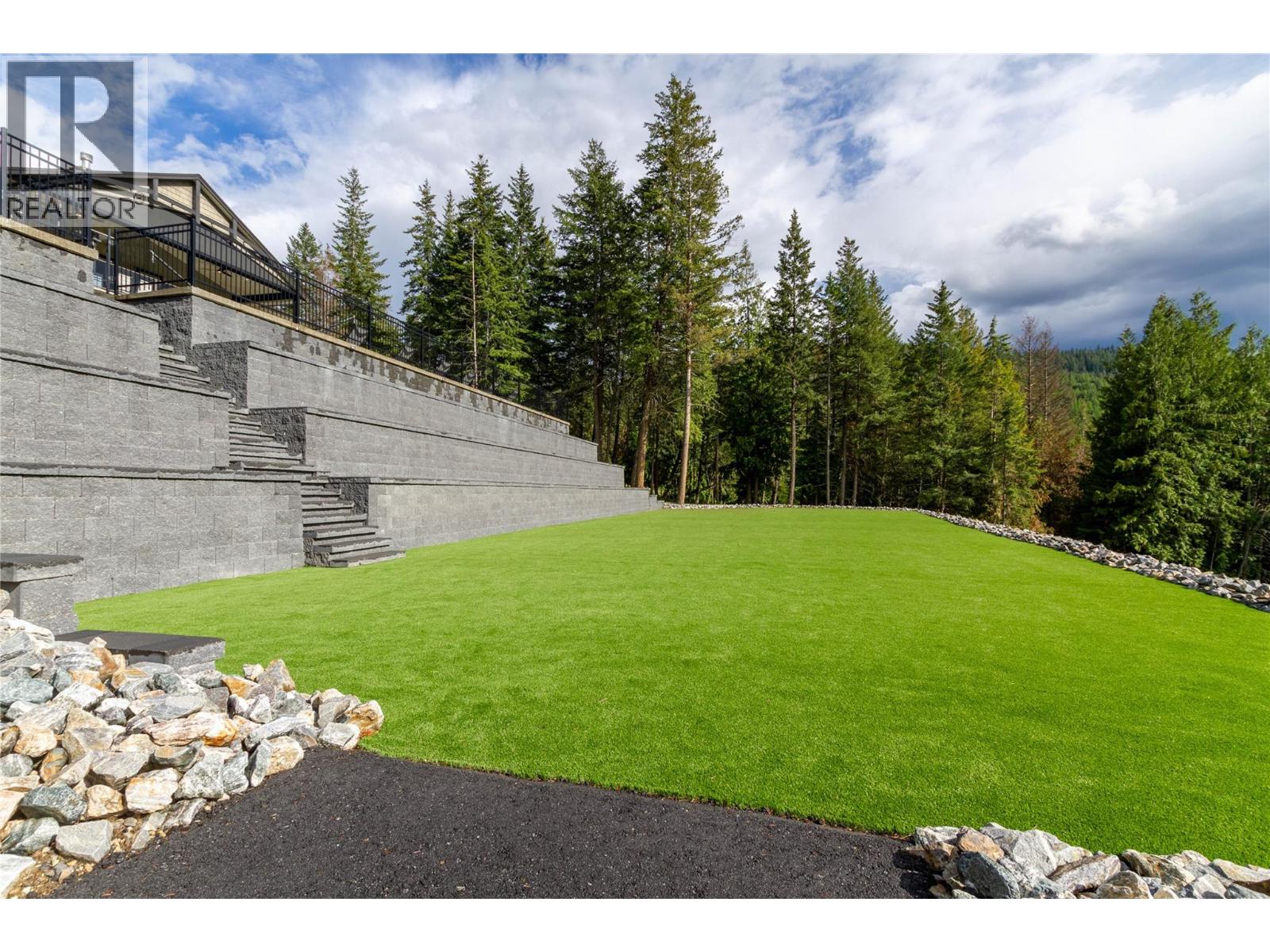  6032 Lynx Drive, Vernon