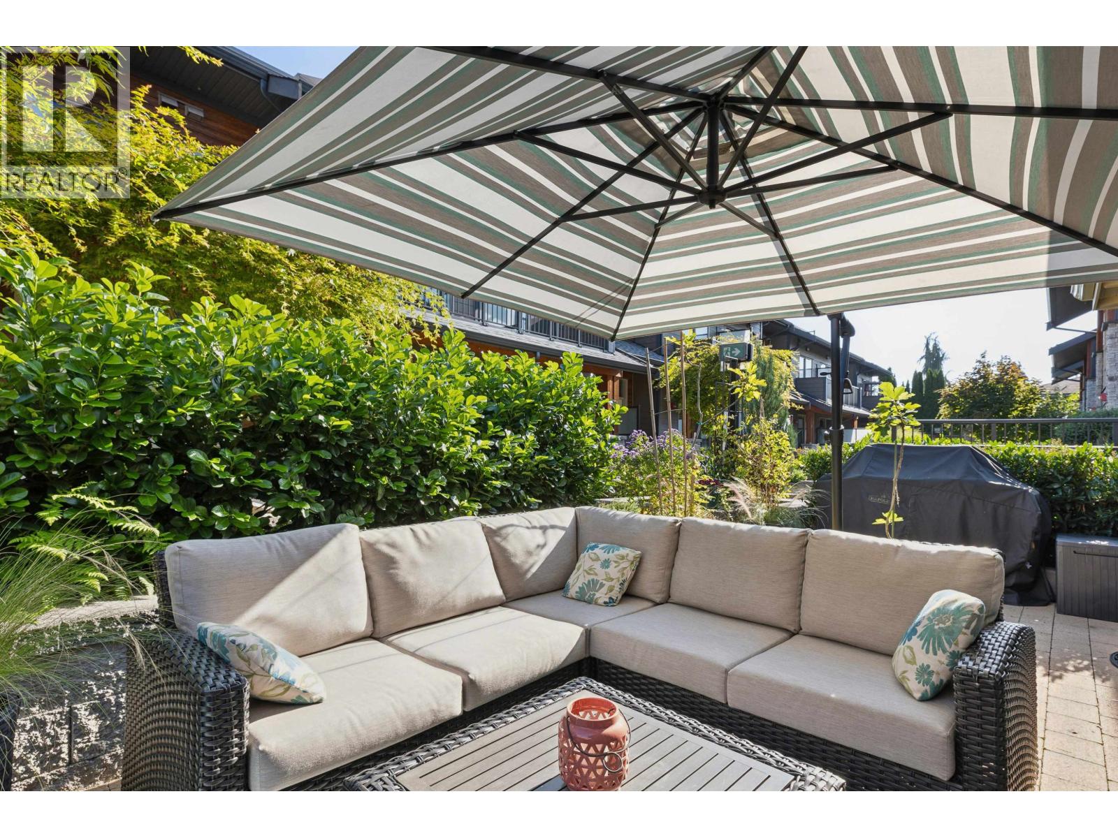 1 244 E 5TH STREET, North Vancouver