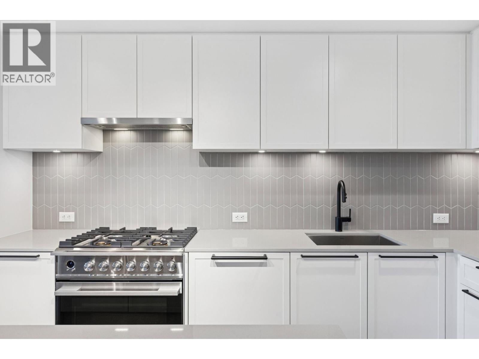 #101-320 RIDGE Street, Tsawwassen