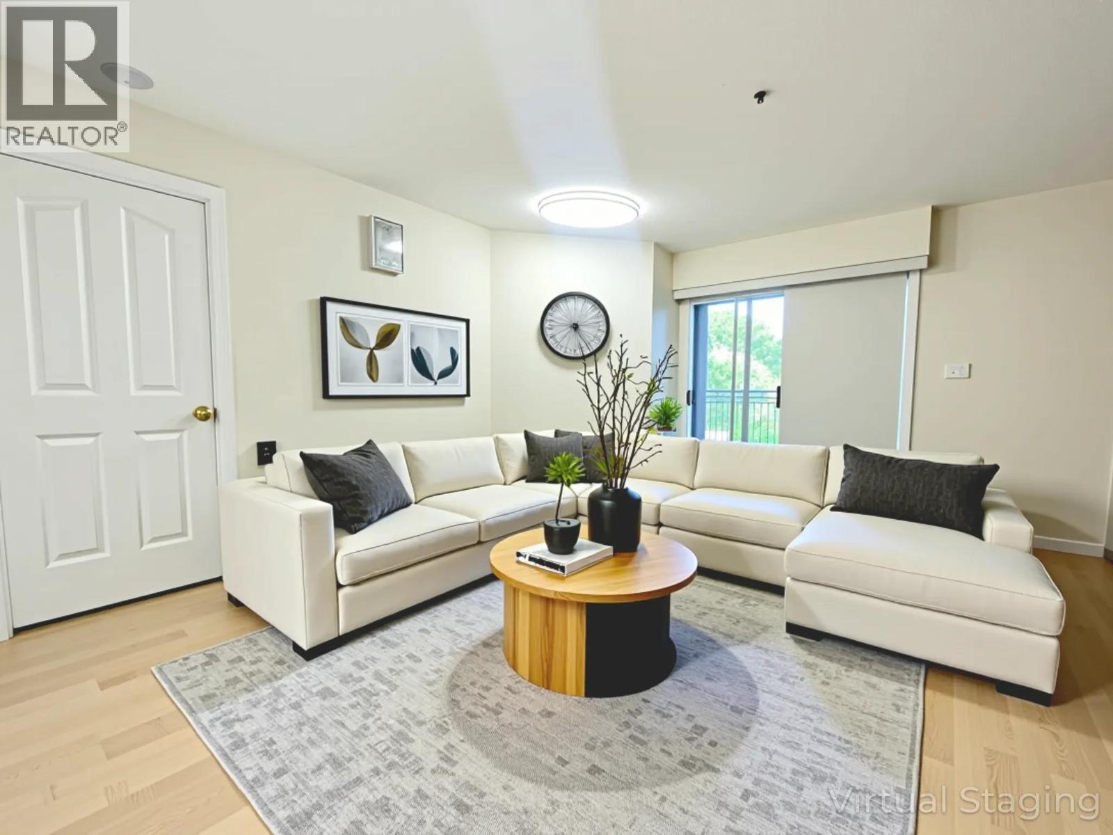 201 3680 RAE AVENUE - Photo 3 of 15, Vancouver, British Columbia