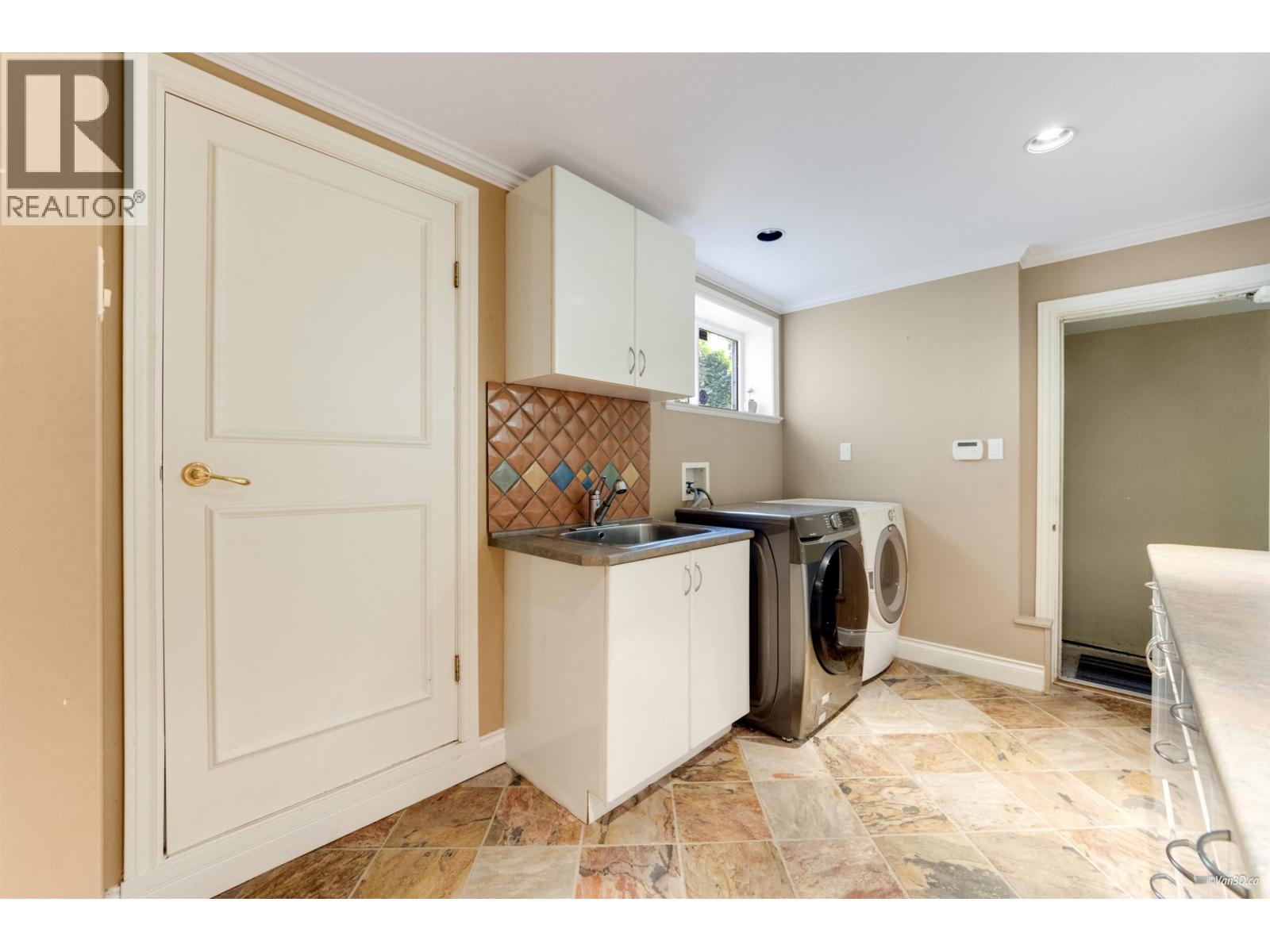 651 KENWOOD ROAD, West Vancouver