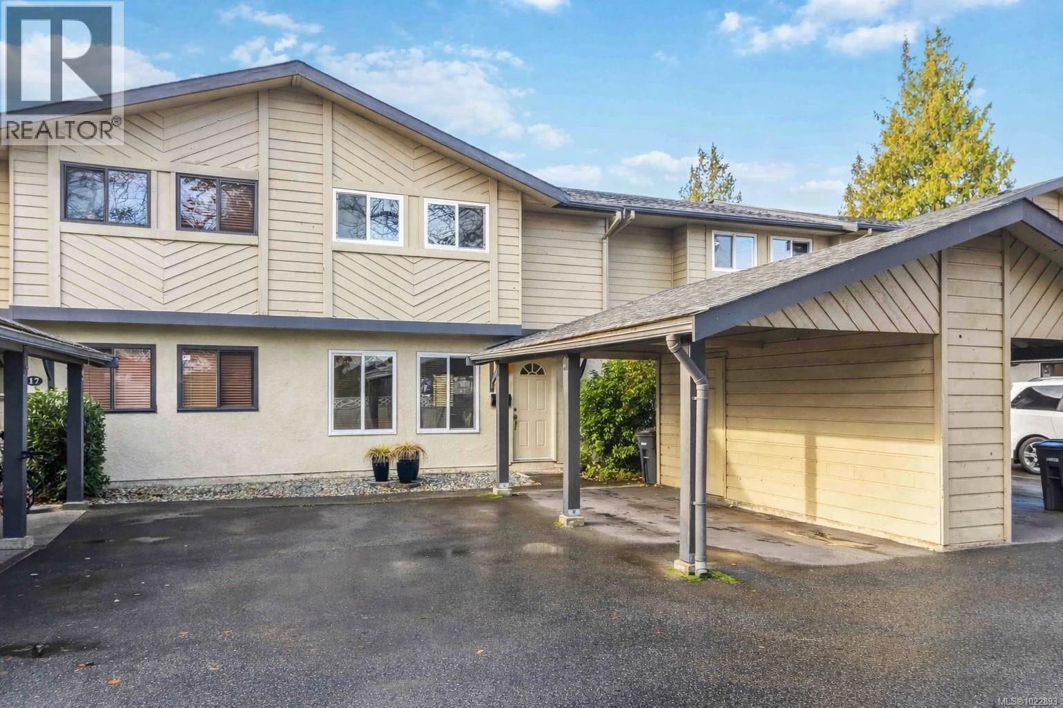 18 1741 McKenzie Avenue, Saanich