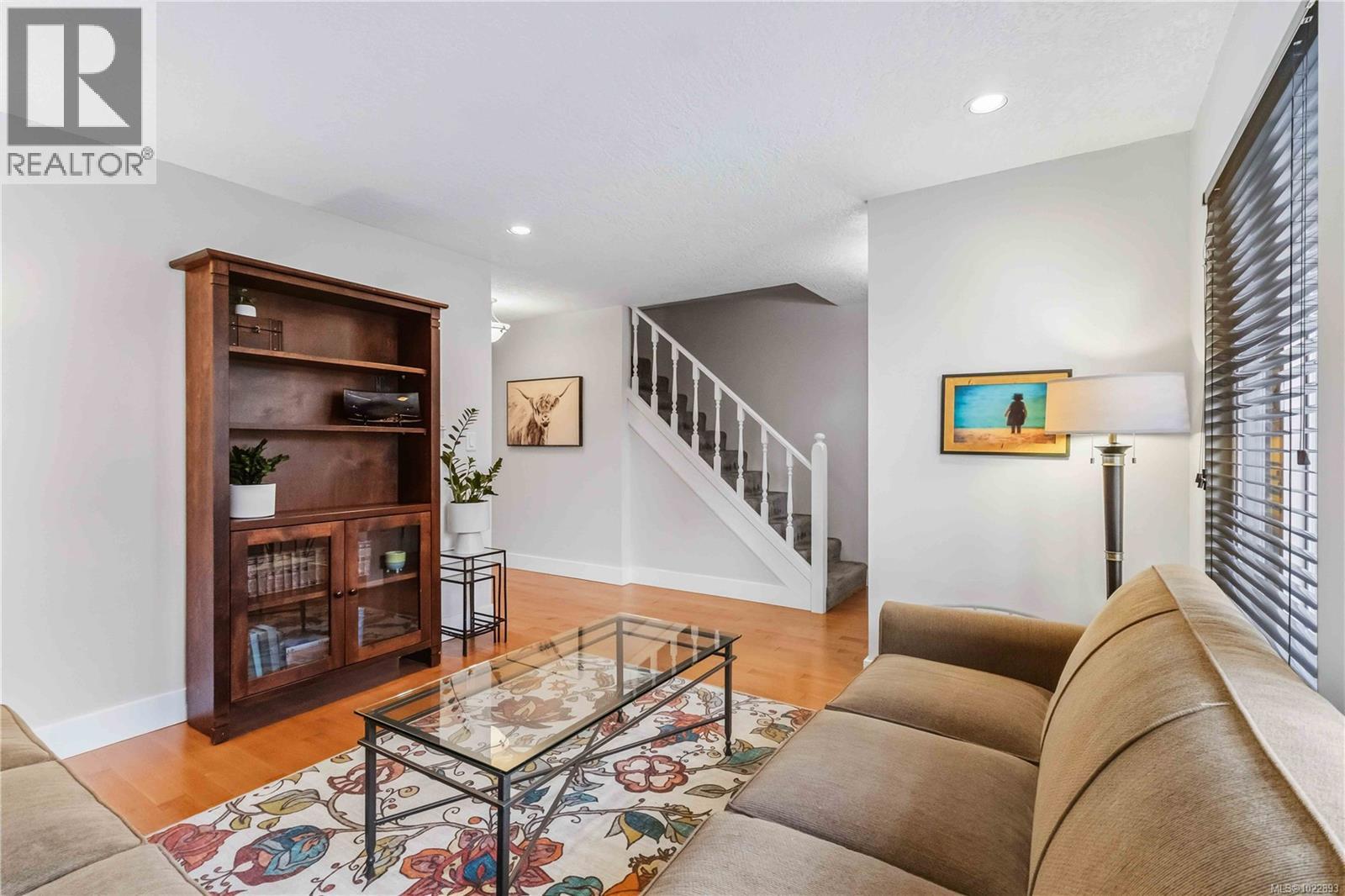 18 1741 McKenzie Avenue, Saanich