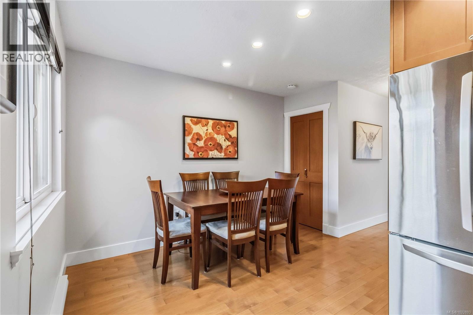 18 1741 McKenzie Avenue, Saanich