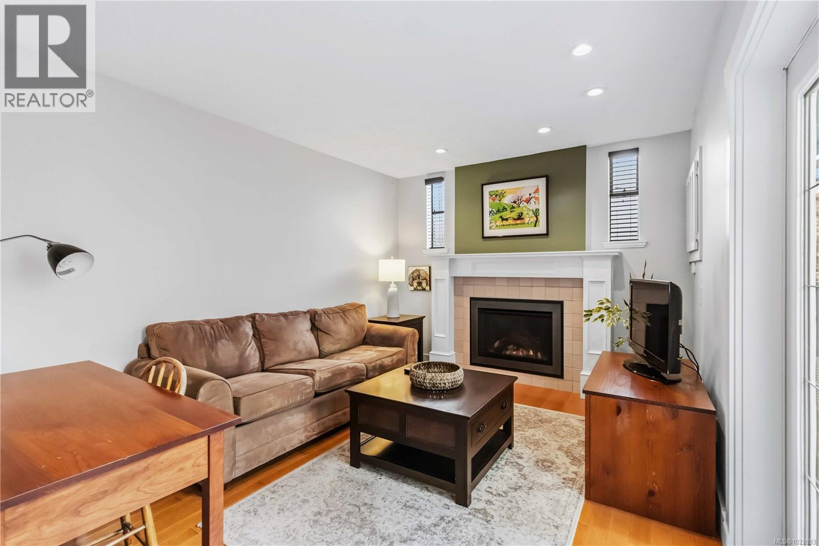 18 1741 McKenzie Avenue, Saanich