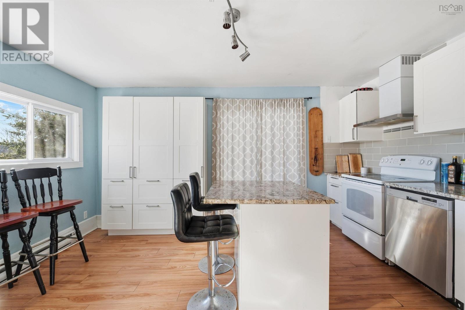 Property 29 of 43 of 28/30 High Street