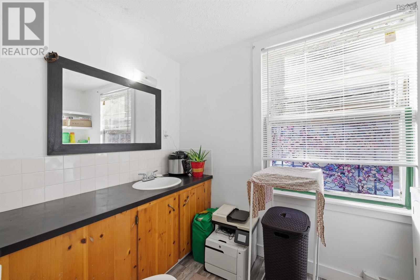 Property 22 of 43 of 28/30 High Street