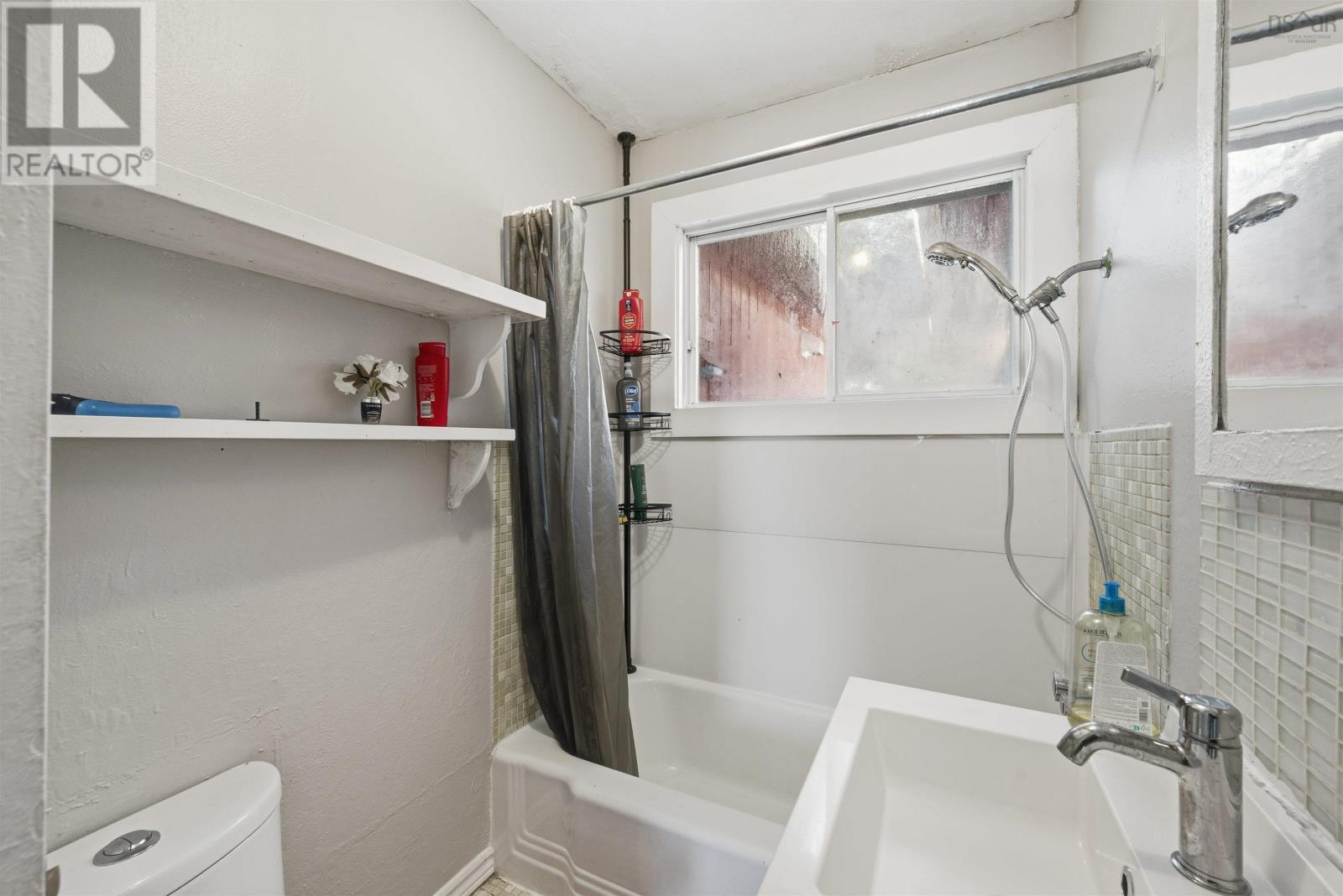 Property 24 of 43 of 28/30 High Street