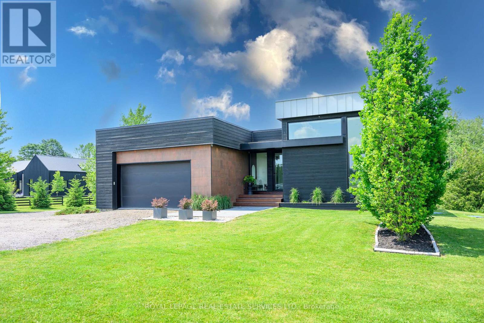 5542 Winston Churchill Boulevard