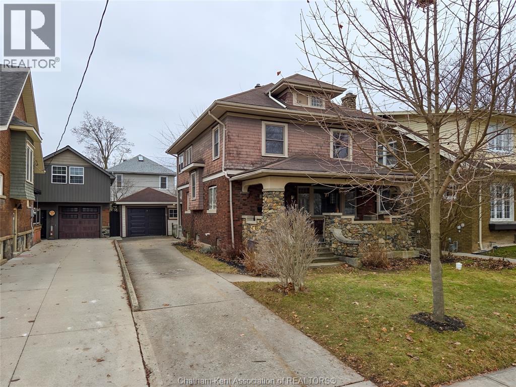 90 Stanley AVENUE - 2