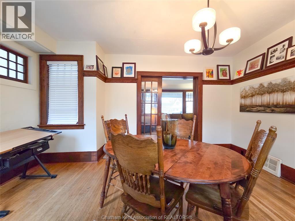 90 Stanley AVENUE — photo 22