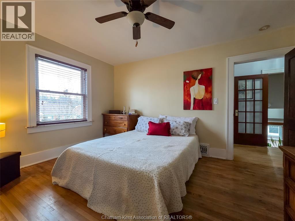 90 Stanley AVENUE - 30