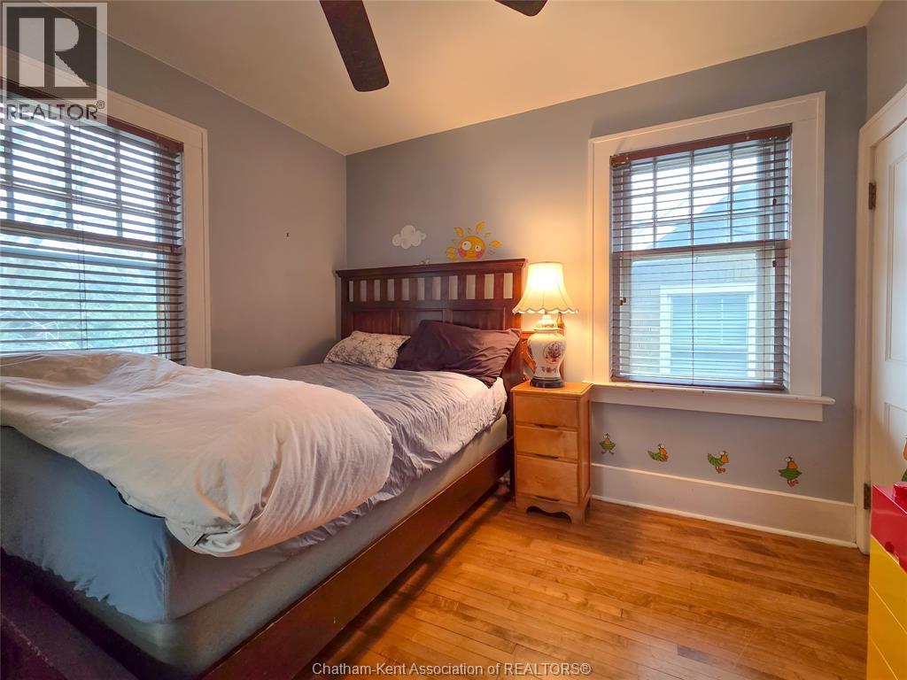 90 Stanley AVENUE — photo 34