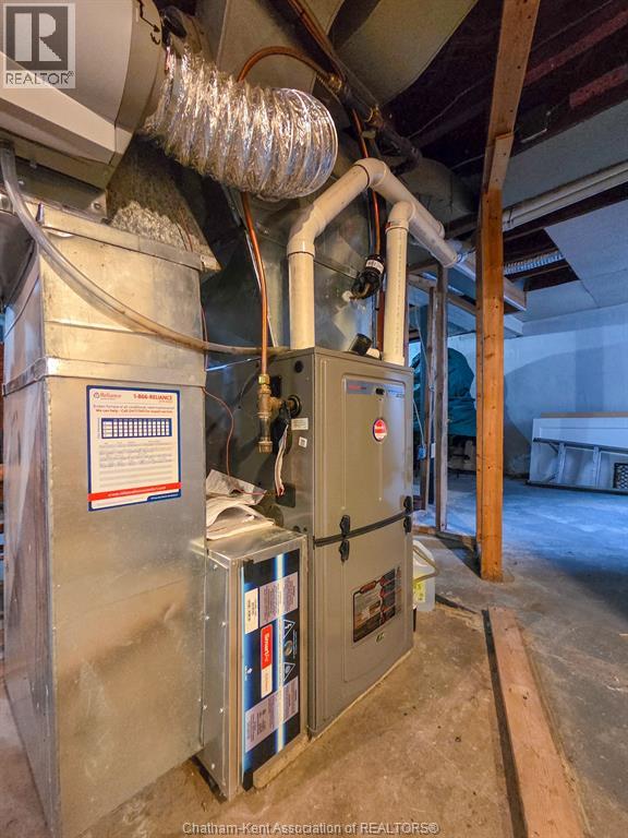 90 Stanley AVENUE - 48