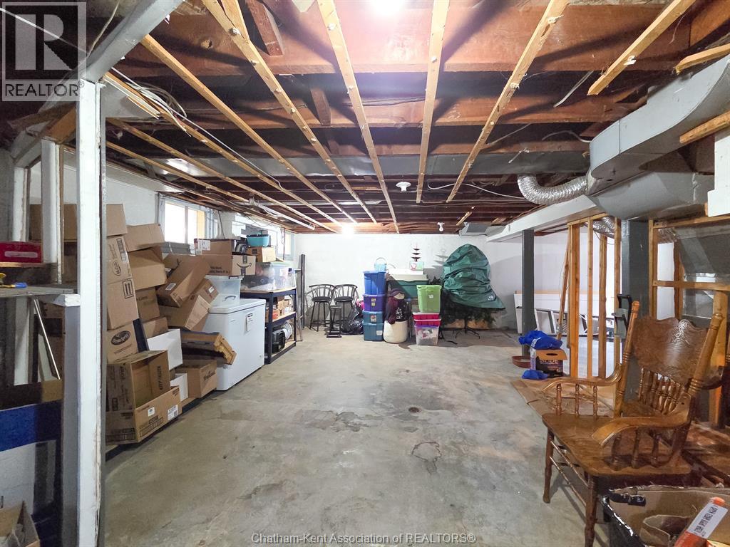 90 Stanley AVENUE — photo 50
