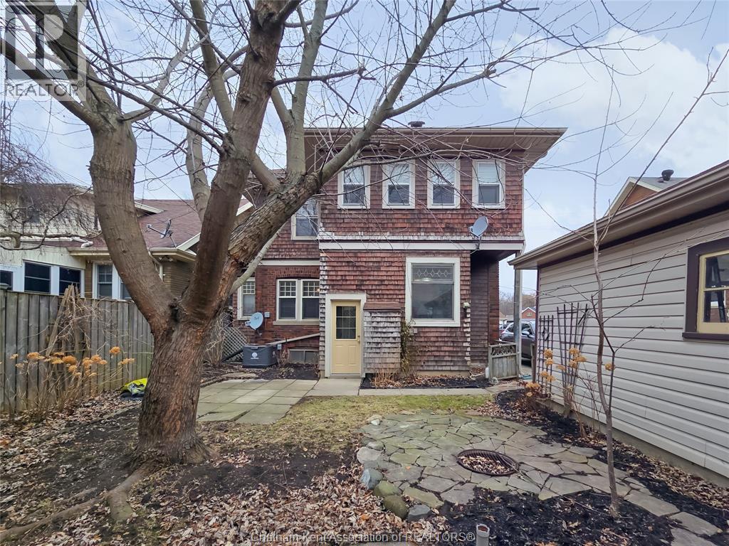 90 Stanley AVENUE - 6