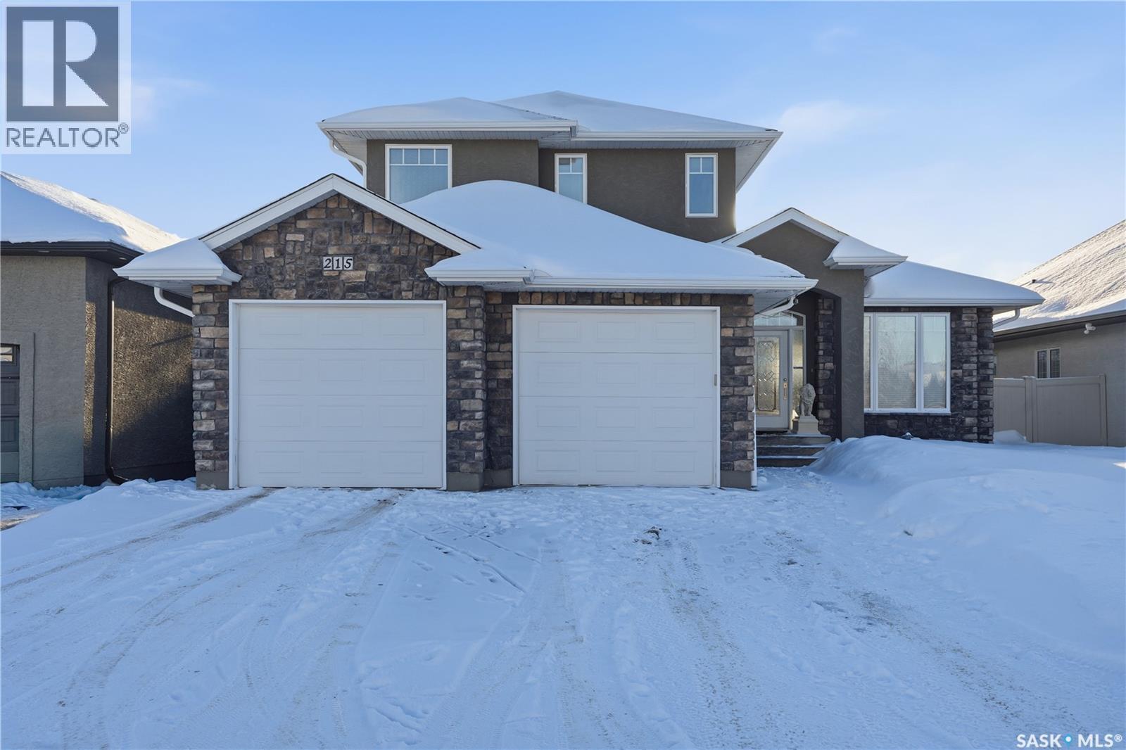 215 BEECHWOOD CRESCENT - 1