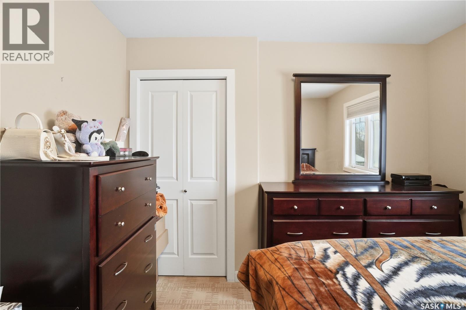 215 BEECHWOOD CRESCENT - 30