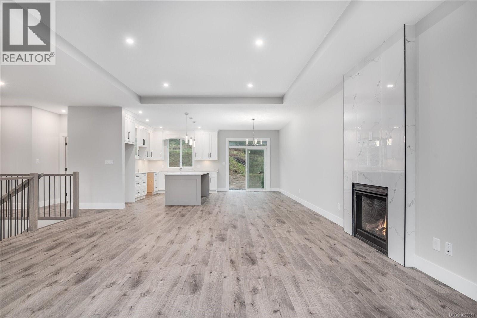 429 Colonia Dr S - 13