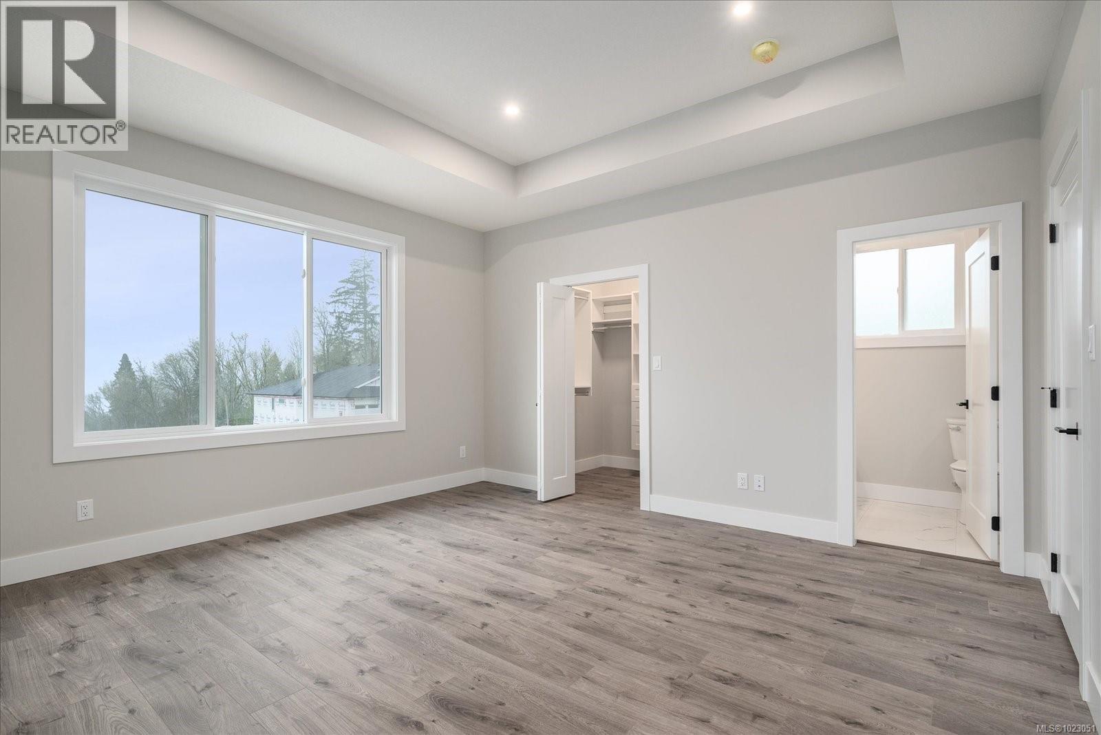 429 Colonia Dr S - 25