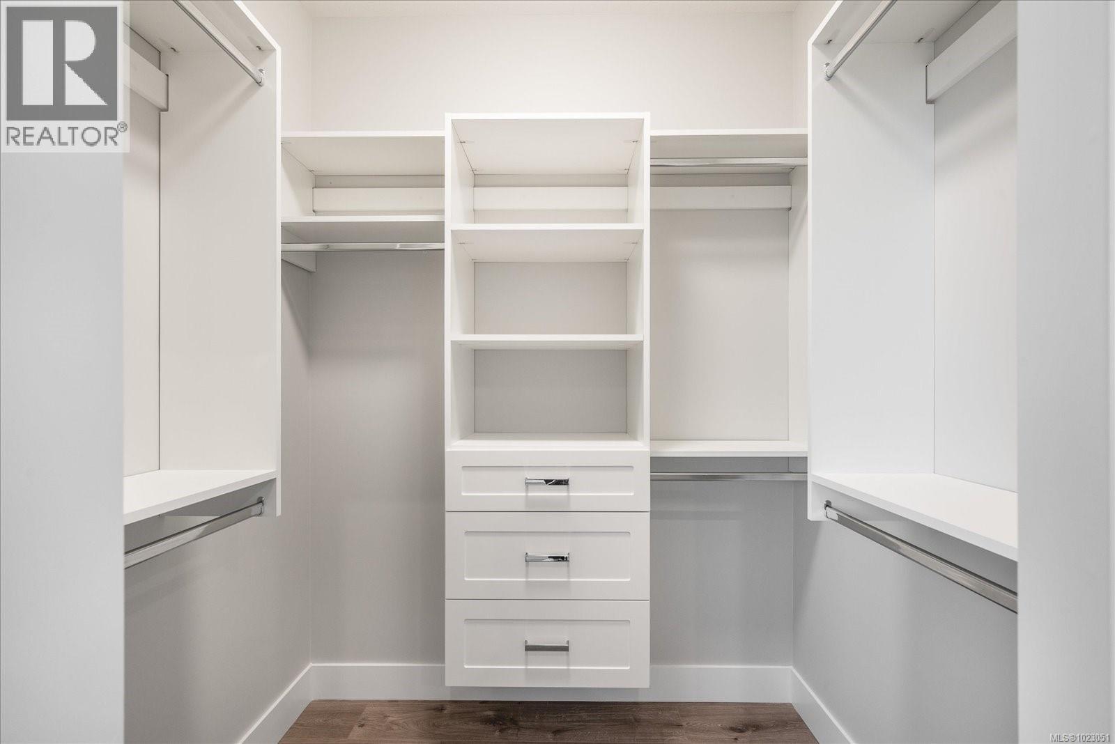 429 COLONIA DR S - 26