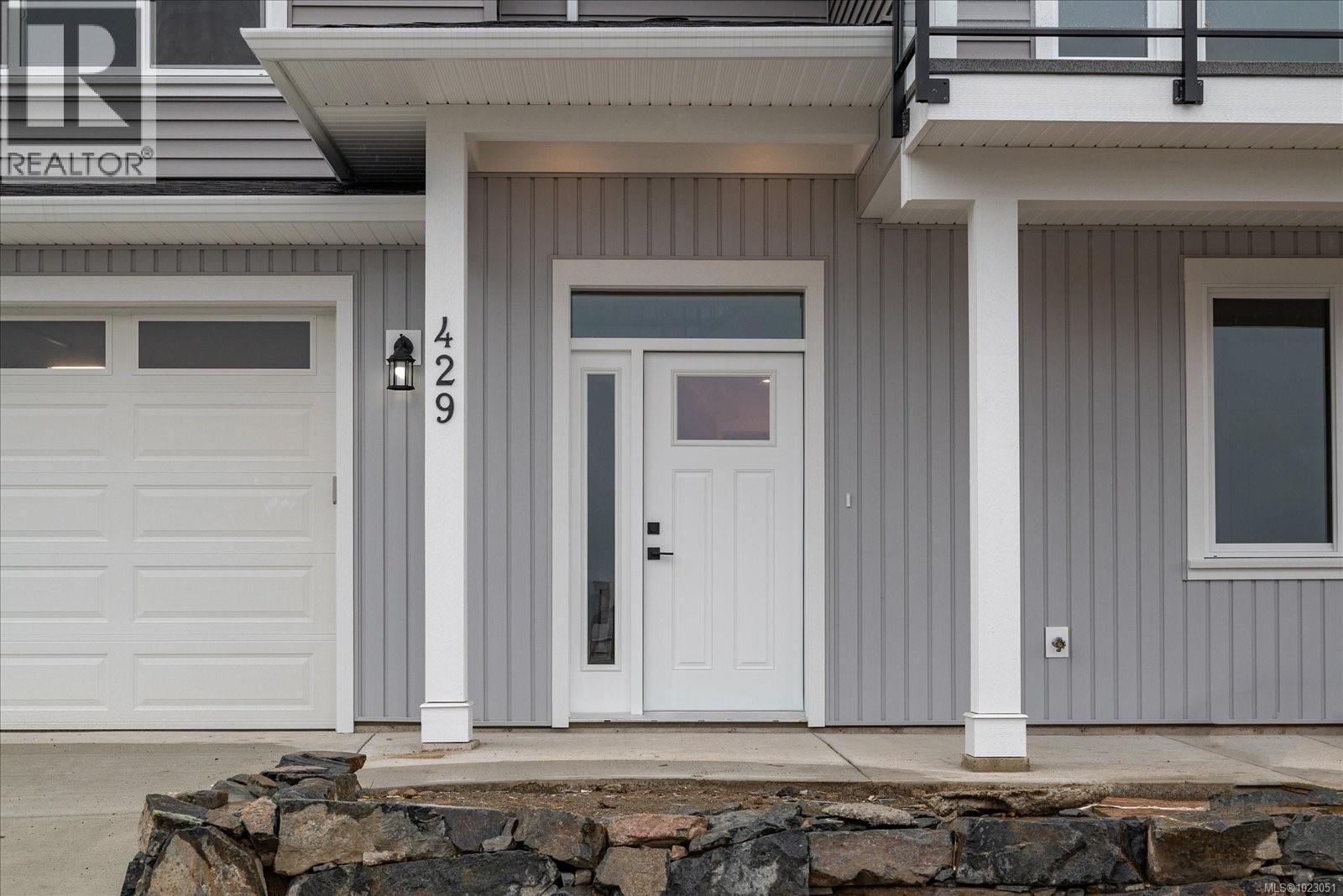 429 Colonia Dr S - 3