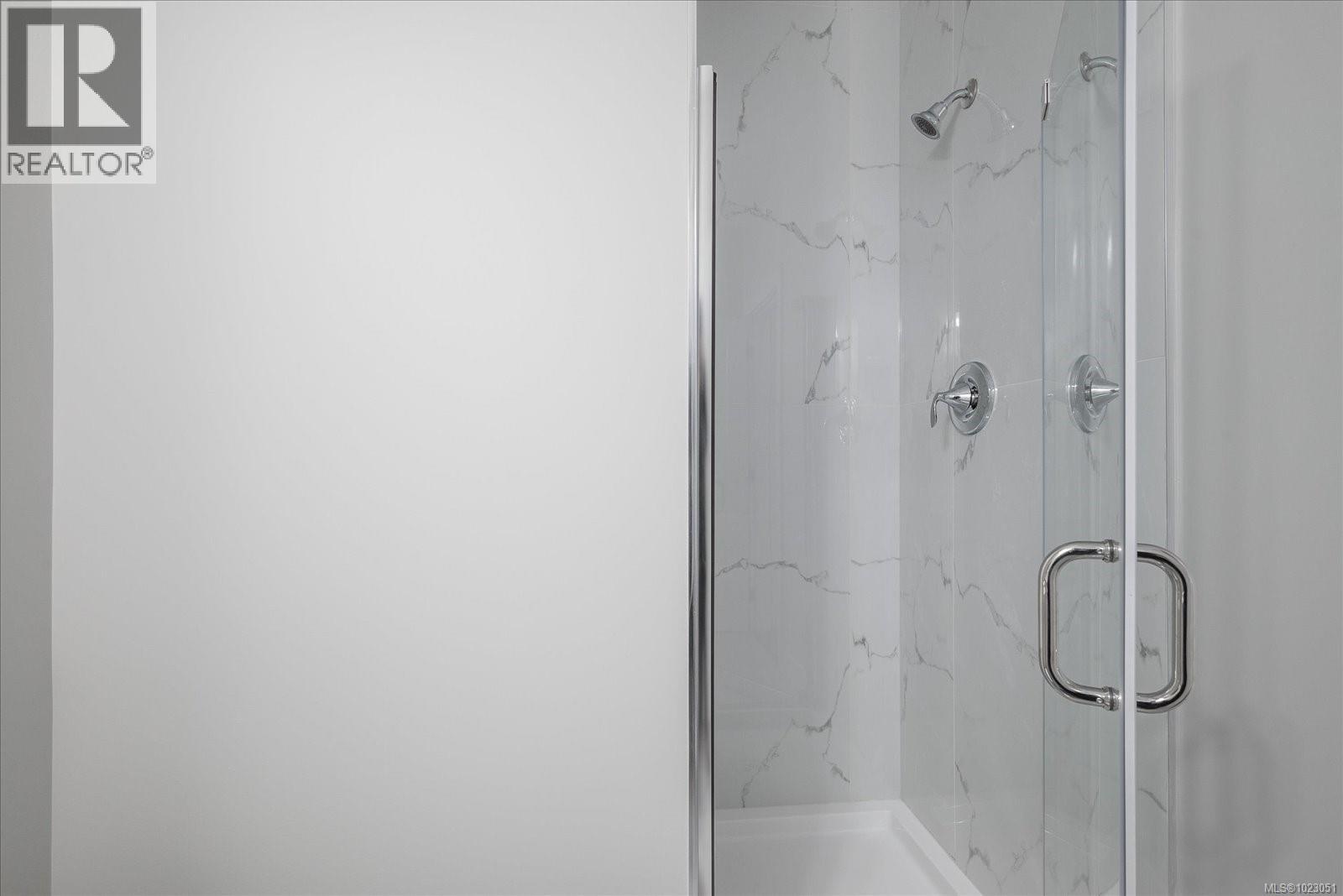 429 COLONIA DR S - 36