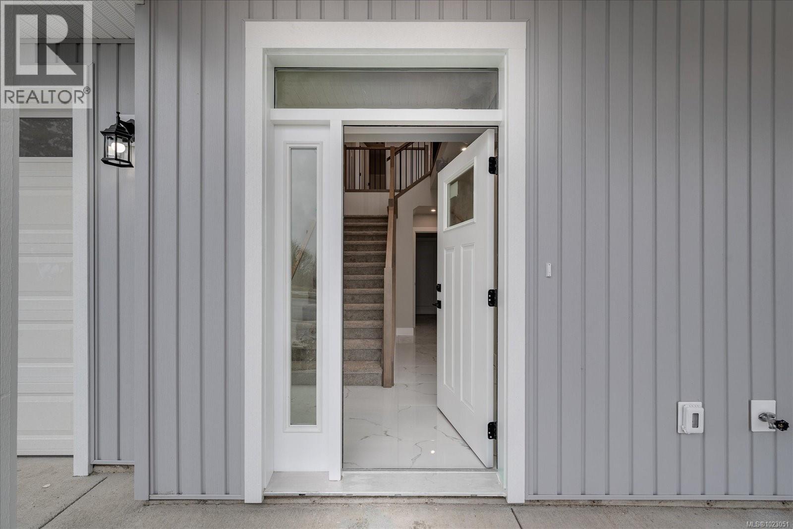 429 Colonia Dr S - 4