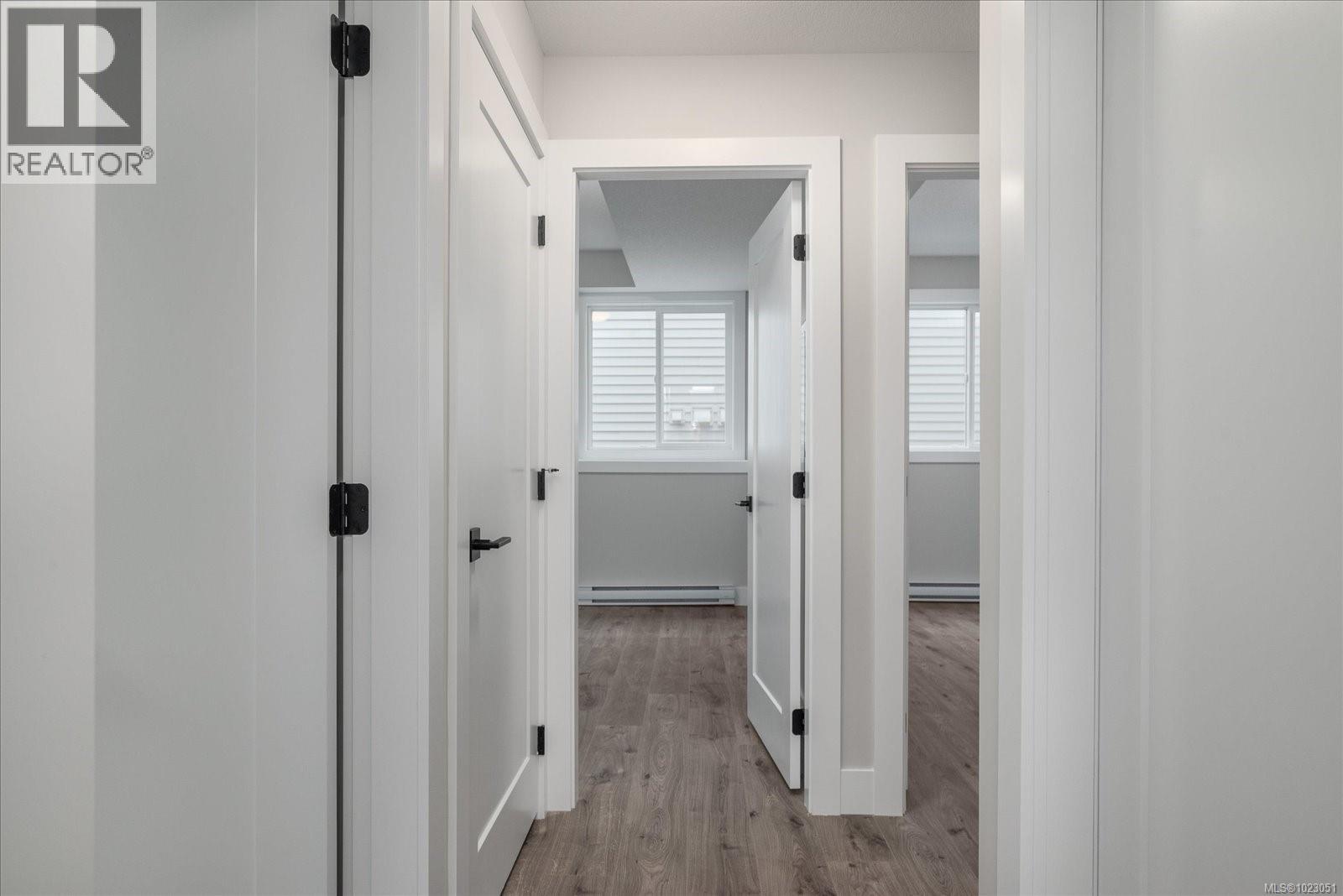 429 COLONIA DR S - 42