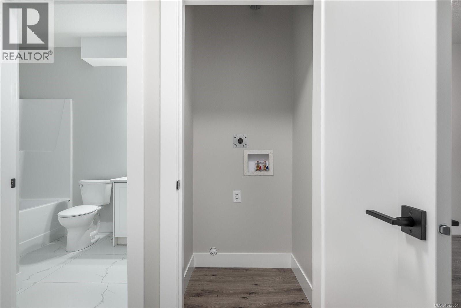 429 COLONIA DR S - 46