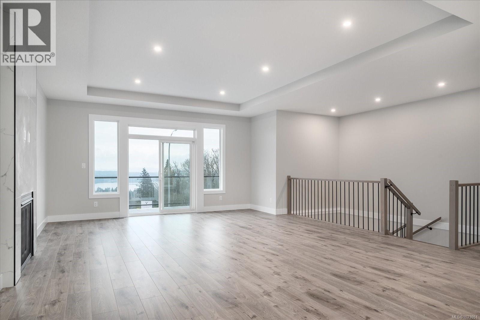 429 COLONIA DR S - 8