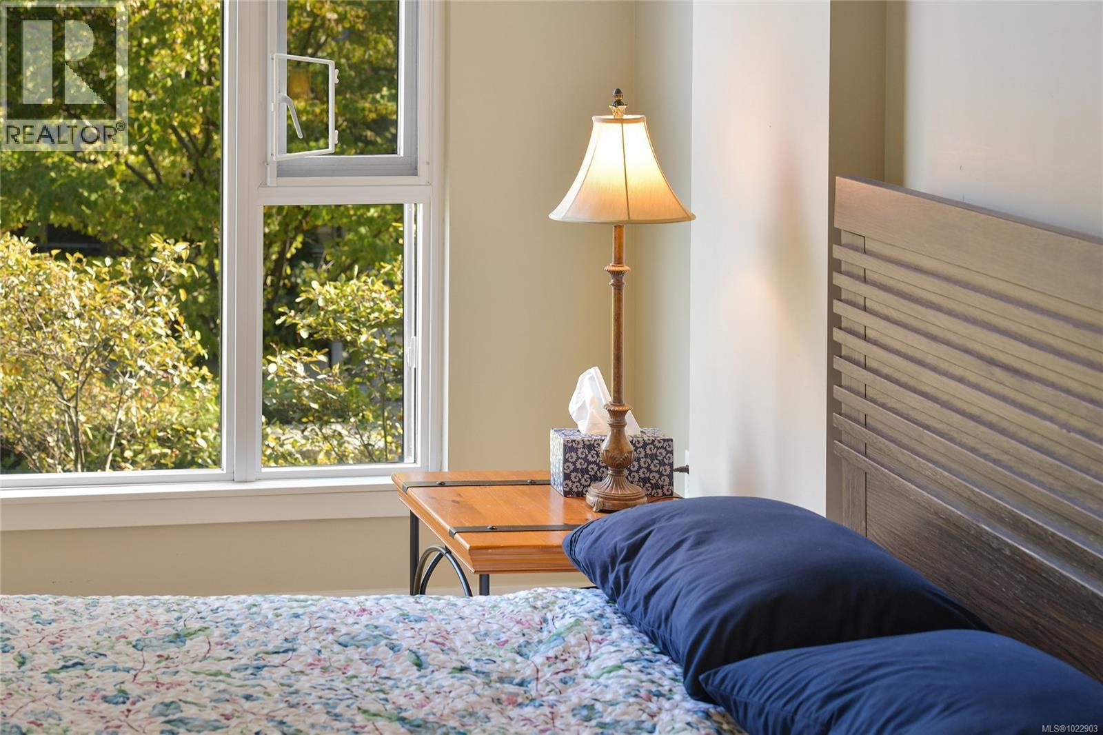 204 379 Tyee Road, Victoria