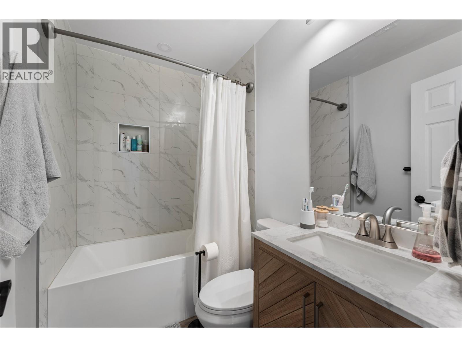  950 Raymer Avenue, Kelowna