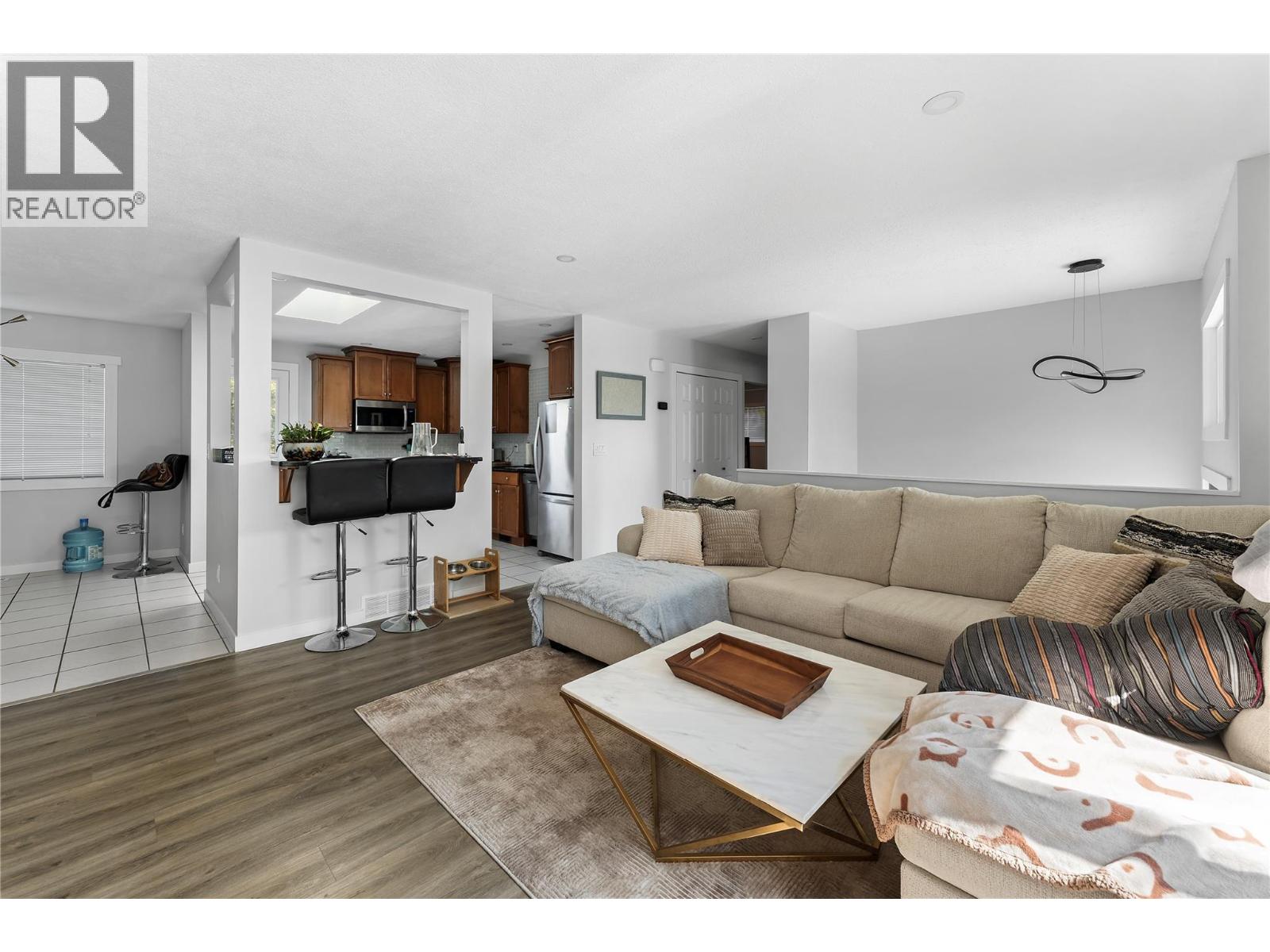  950 Raymer Avenue, Kelowna