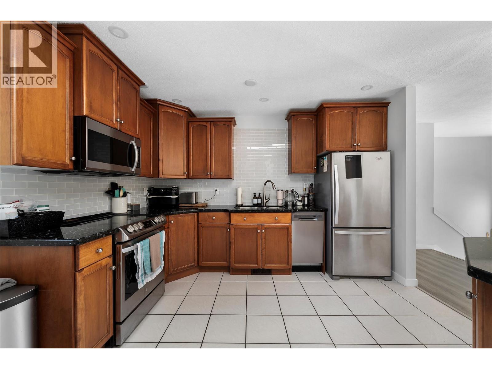  950 Raymer Avenue, Kelowna