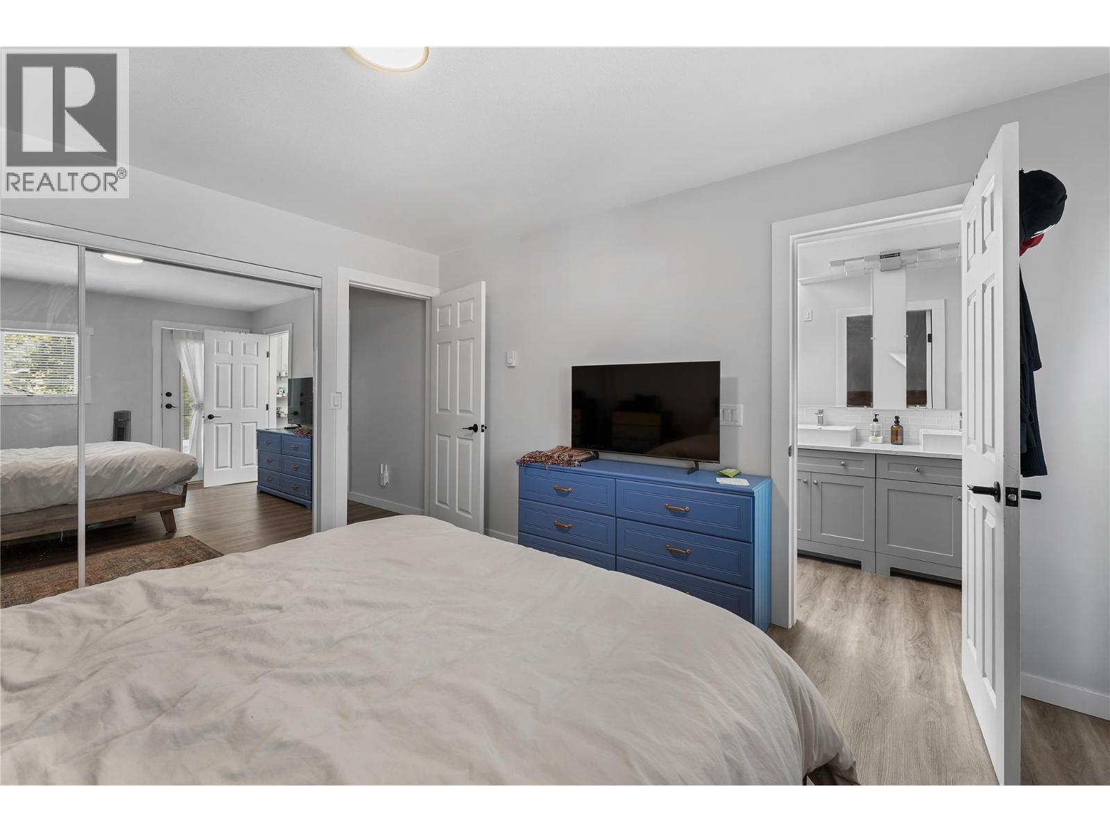  950 Raymer Avenue, Kelowna