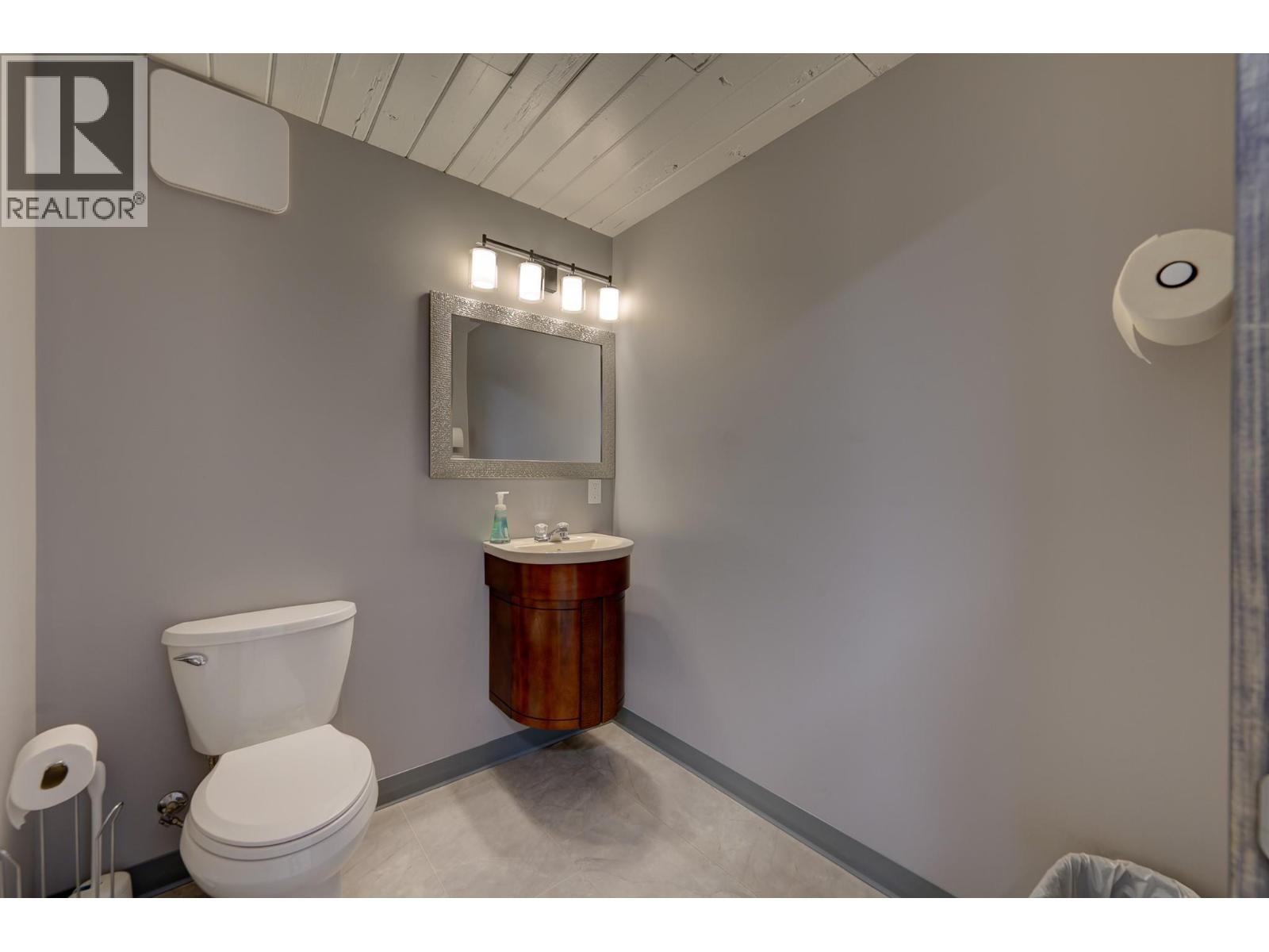 201 405 MT PAUL Way, Kamloops