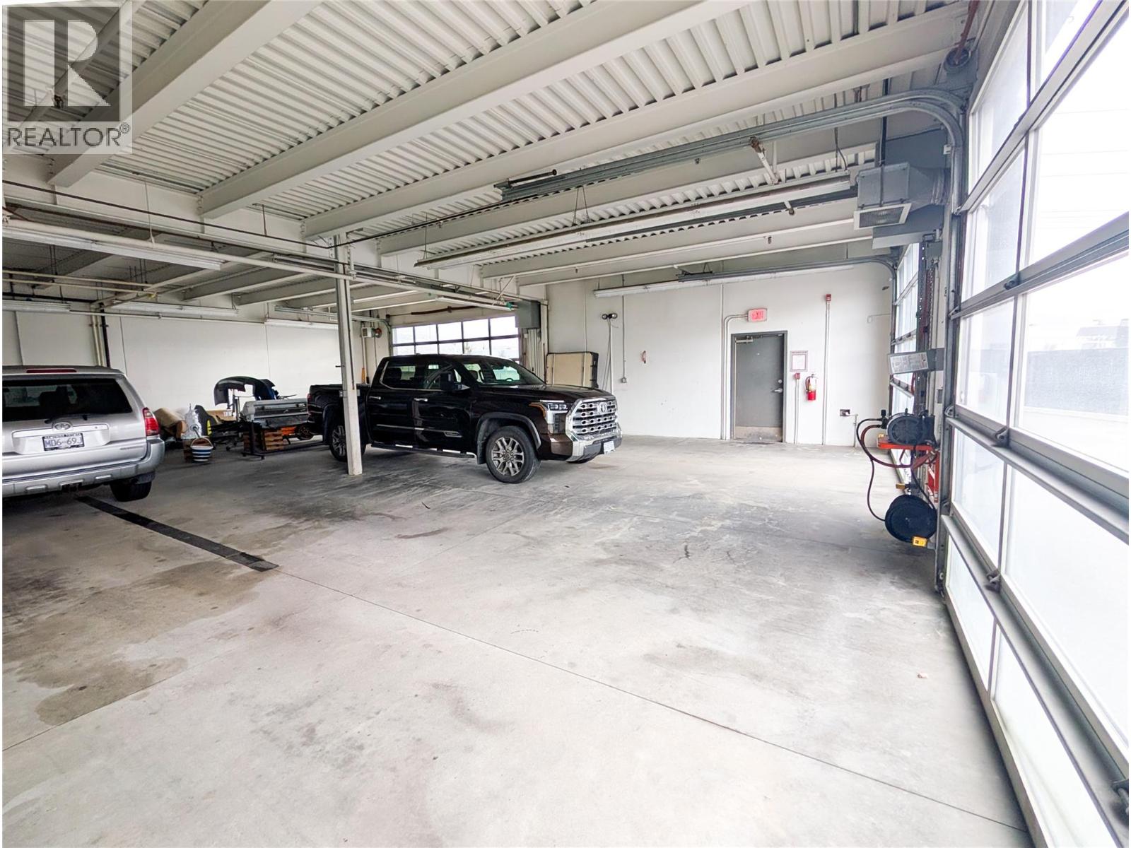  884 McCurdy Place, Kelowna