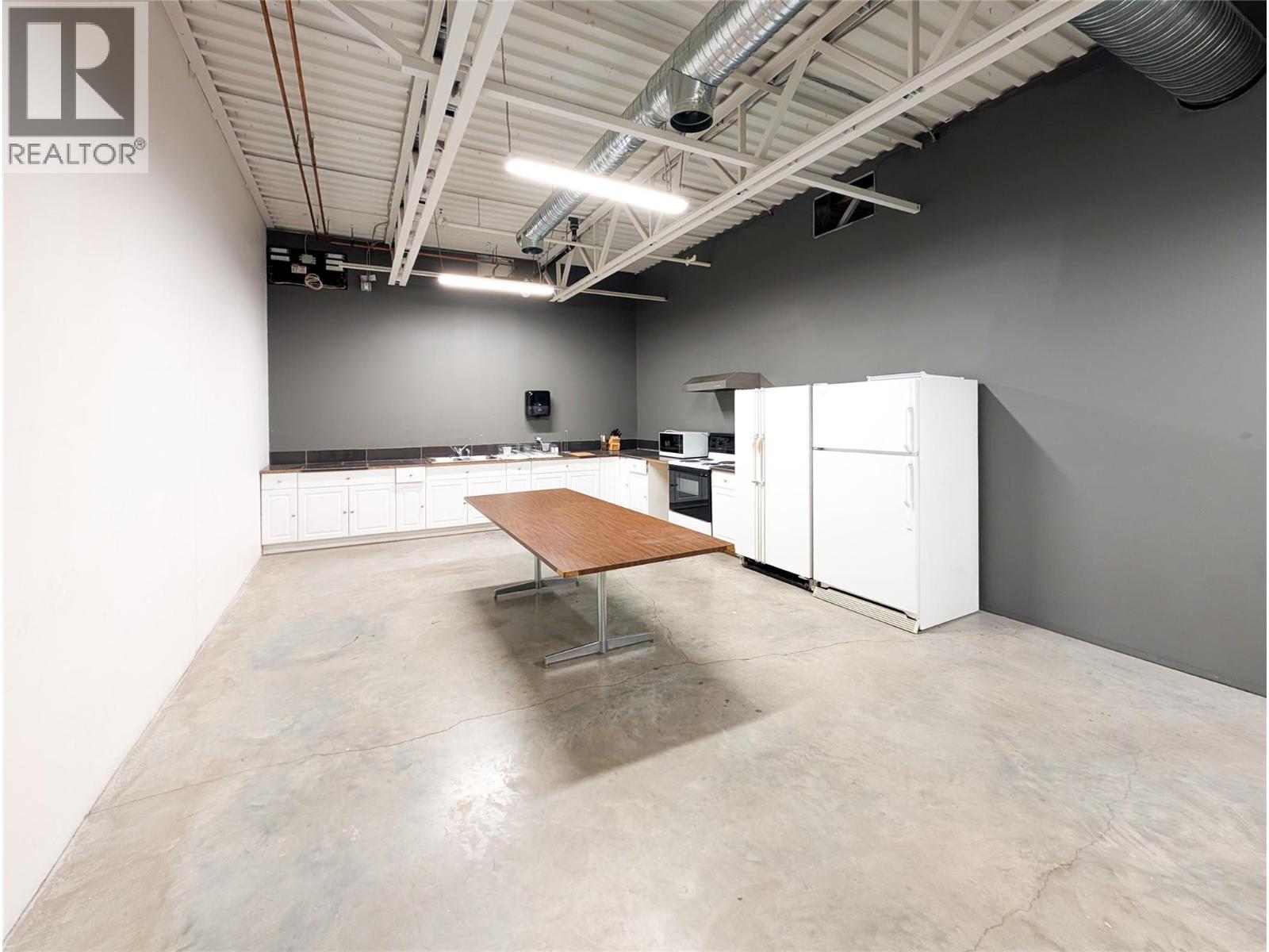  884 McCurdy Place, Kelowna