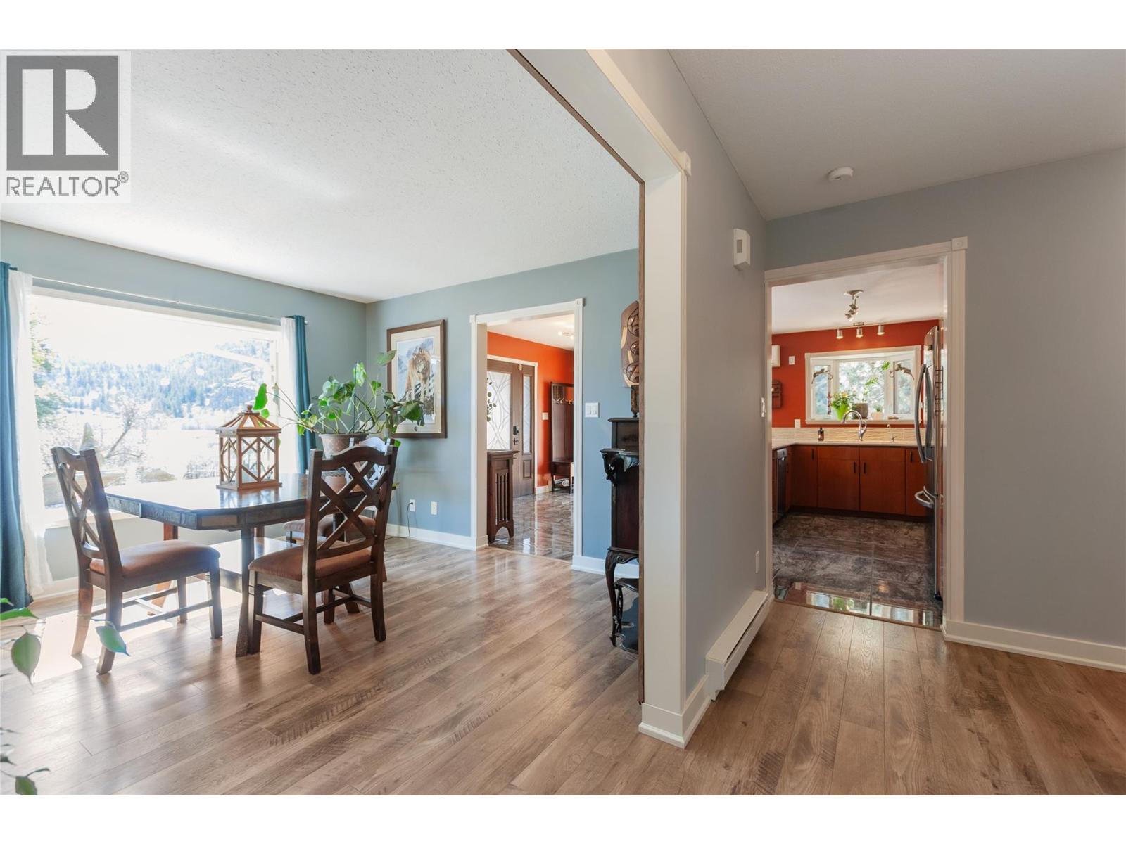  1998 Hwy 97 Highway, Okanagan Falls