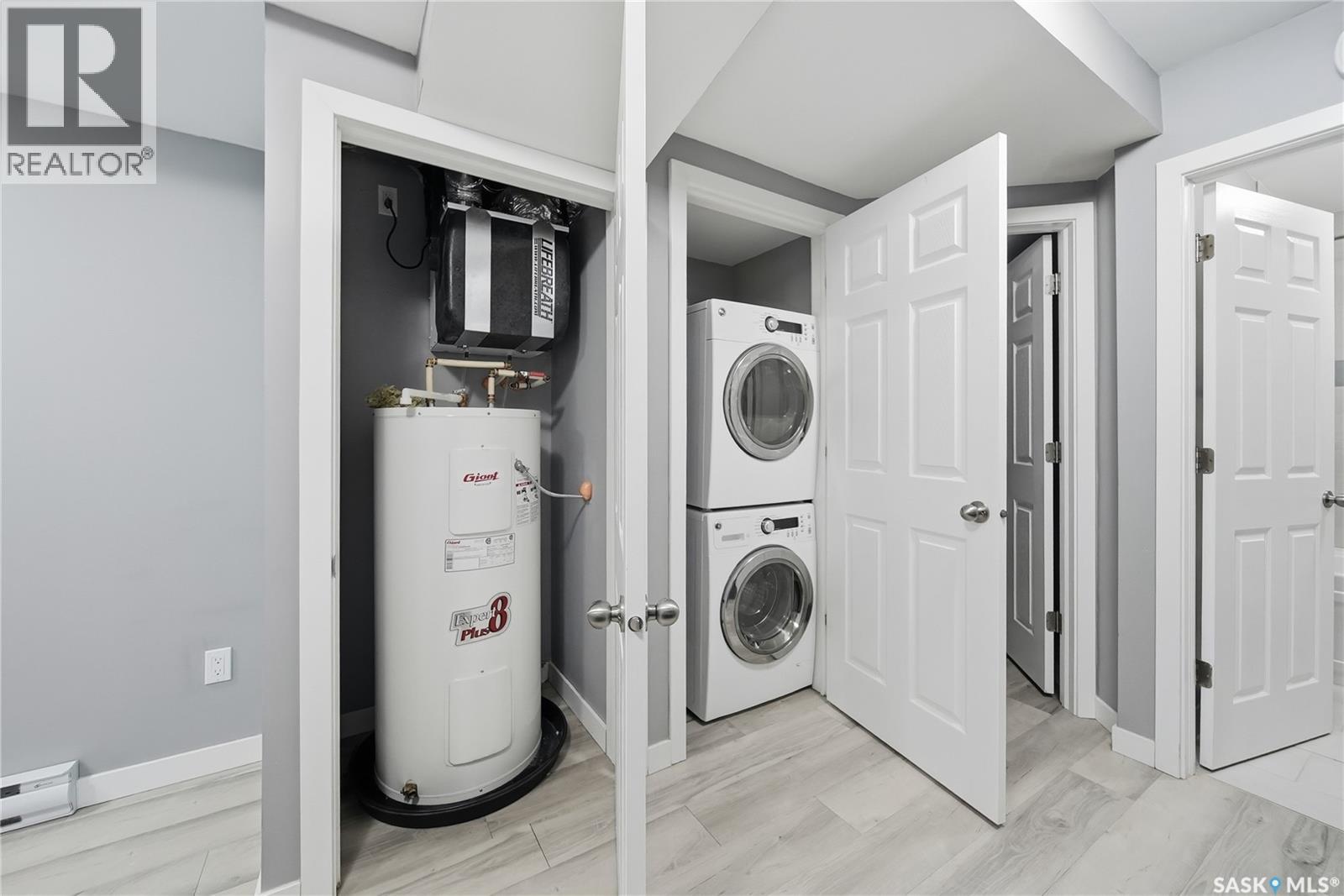 Single Family House 2 Level for Sale in  Kloppenburg WAY Saskatoon 